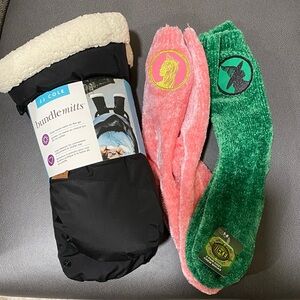 JJ Cole Black Bundle Mitts with Wicked Pink and Green Socks